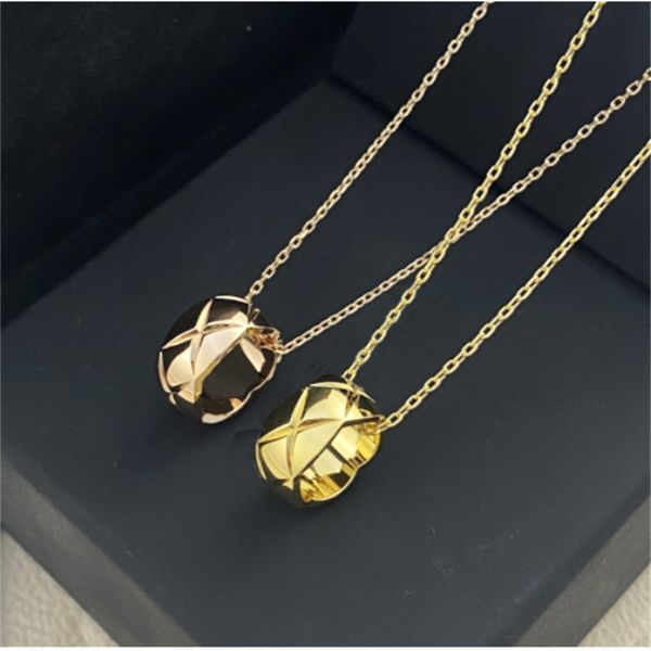 

xiao xiang home necklace female ringer pattern pineapple collarbone chain plaid rose gold 18k electroplating couple jewelry manufacturers, Silver