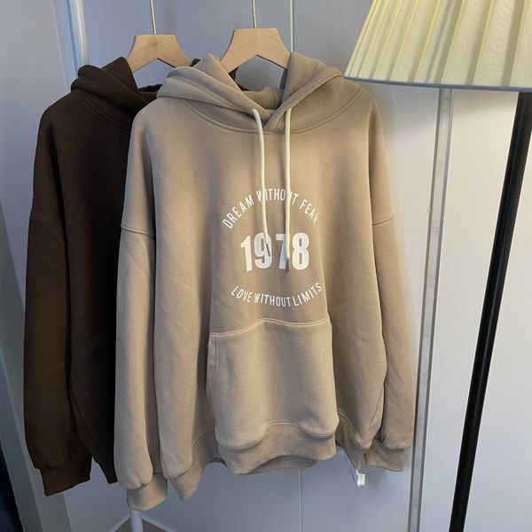 

men's hoodies slim and versatile hooded plush sweater in milk tea color, Black