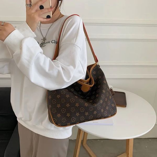 

2023 totes shoulder bags fashion bags crossbody handbags womens purses shopping bag, Red;black