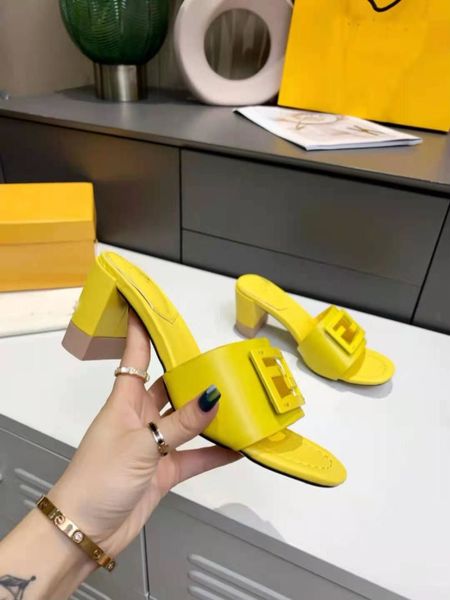 

shoes fendyity perfect sandals 2023 summer baguette luxurys women slides beach casual fashion flip flops hollow rubber slippers