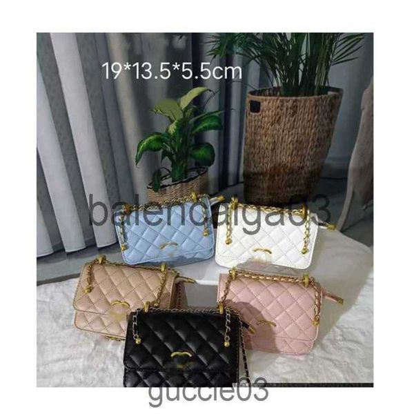 

designer channel bag tote shoulder handbag crossbody messenger bag luxurious fashion men woman summer golden chain even makeup bag