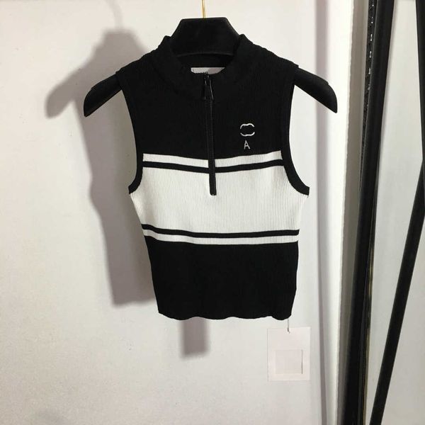 

23ss brand designer women knitted vest xiaoxiang logo embroidery half zipper patchwork color slim-fit elastic force womens clothes, White