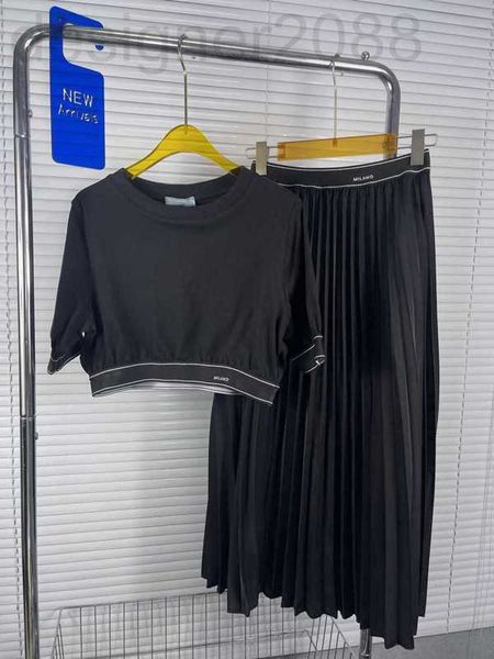 

two piece dress designer 2 piece dress women exposing the navel tshirts pleated skirt sets summer holiday set clothes black white colors sml