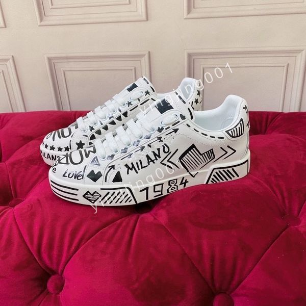 

2023 esigner brand shoes classic boots love leather sneaker ace men women new colors, Black