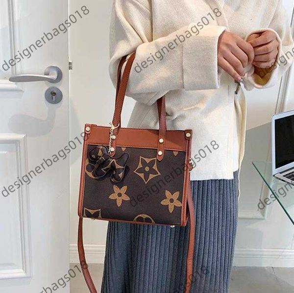 

bags women's bag fashion print contrast color retro large capacity shoulder handbag tote