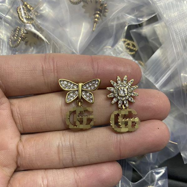 

designer stud earrings brass material 18k gold needles anti-allergic bee luxury brand earring ladies weddings parties gifts exquisite jewelr, Golden;silver
