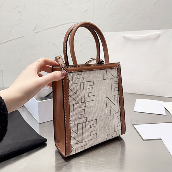 

mini canvas totes bag brown shop handbag split crossbody bags underarm clutch wallets classical letter triomphe printing detachable strap fa