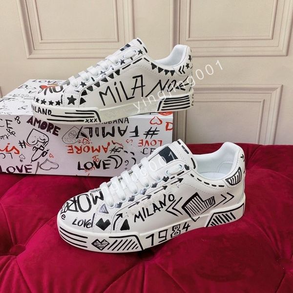 

2023 designer brand shoes classic boots love leather sneaker ace men women new colors, Black