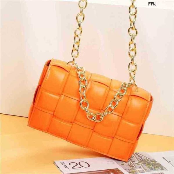 

designer bottegas bags venetas cassettes 2023 european and american summer new family chain satchel velvet woven pillow bag foreign trade