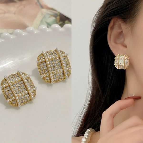 

fashion new popular earrings classic style square rhinestone stud earrings luxury beautiful earrings women wedding jewelry earrings gift, Golden;silver