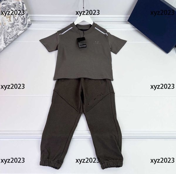 

2023 baby clothes kids designer sports suit 2-piece set striped t-shirt and panel design pants size 100-160 cm new arrival, White