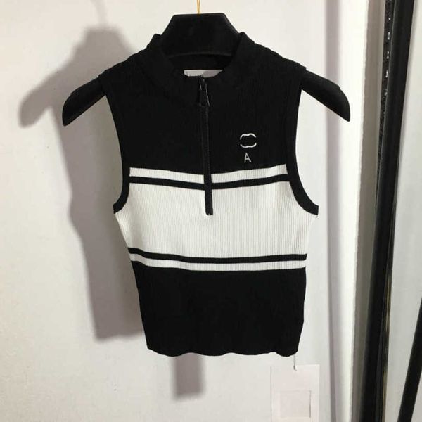 

23ss brand designer women knitted vest xiaoxiang logo embroidery half zipper patchwork color slim-fit elastic force womens clothes a1, White