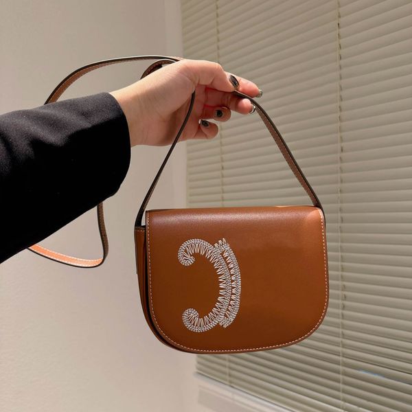 

embroid saddles bag luxury designer women clutch tote female crossbody adjustable shoulder straps underarm bags available in two colors