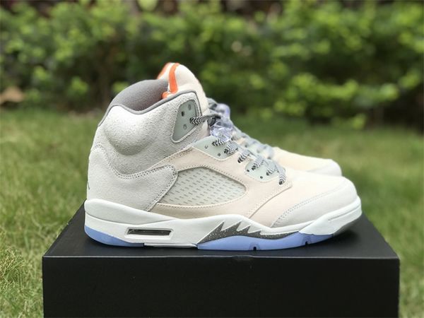 

2023 new authentic basketball shoes 5 5s se craft fd9222-180 sports sneakers trainers mens light orewood brown white grey sail suede with or, Red;white
