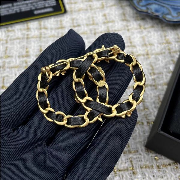 

luxury women designer brand letter brooches jewelry handmade leather brooch pin men marry wedding party cloth accessories, Gray