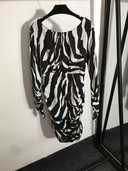 

23ss brand designer women dress summer zebra-print v-neck dress with backless waist long sleeves long skirt womens clothes, Black;gray