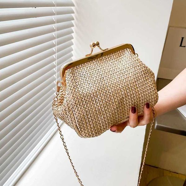 

2023 new straw woven bag single shoulder straddle chain bags mini shell clip bag ethnic style, Red;black