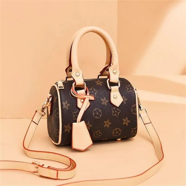 

2023 totes cross body boston women messenger oblique span travel bag classic style fashion bags shoulder lady handbags, Red;black