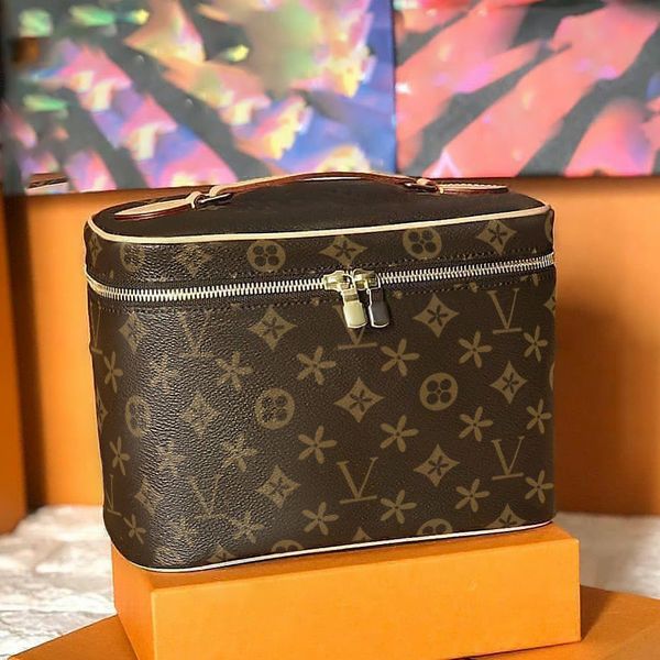 

cross body m42265 m41178 nice bb vanity 3 size bag luxury designers leather handbags womens man tote wash pouch make up bag shoulder clutch