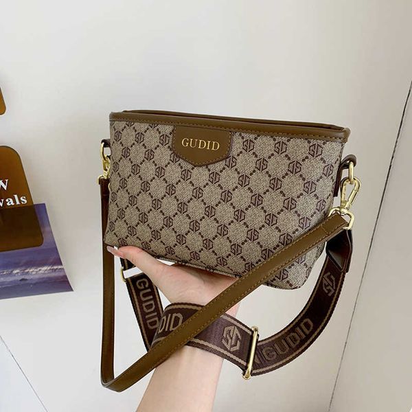 

letter one shoulder crossbody bag summer new fashion versatile fashion flower style women's bag
