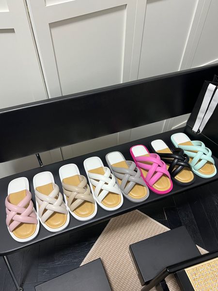 

designer sandals luxuy platform sandals women's summer outside wear 2023 new fashion flat slippers flip-flops, Black