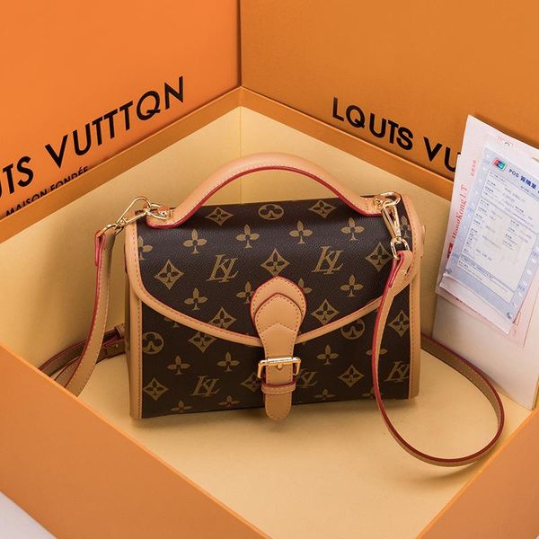 

2023 luxury handbag designer women's bags european and american retro single shoulder messenger bag presbyopic nurse's pouch large