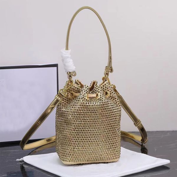 

Bucket Bag Mini Tote Bags Fashion Crossbody Purse Women Shoulder Handbags Diamonds Triangular Sheet Metal Drawstring Binding Luxurys Triangle Sign, Silver