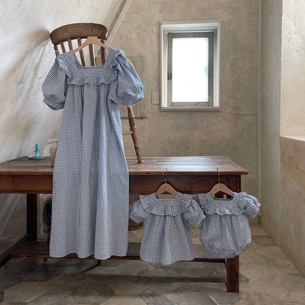 

family matching outfits summer children cotton puff sleeve plaid woman dress toddler baby girl romper mother daughters look 230323, Blue