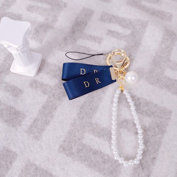 

advanced sense designer keychain classic delicate blue ribbon pearl chain keychain auto fashion keys ring zinc alloy letter classic, Silver