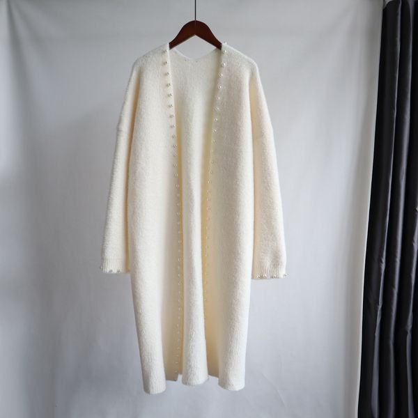 

women's knits tees 2023 european and american autumn winter nail bead velvet knitted cardigan loose design temperament women's coa, White