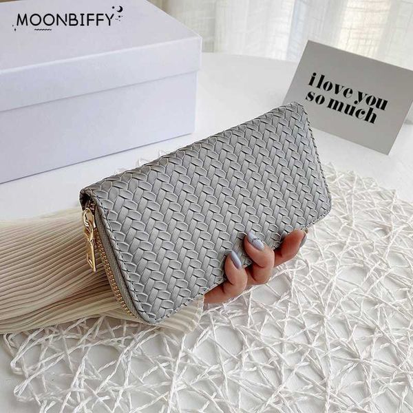 

wallets 2023 women weave leather wrist handle phone case long section money pocket pouch handbag purse card holder y2303, Red;black