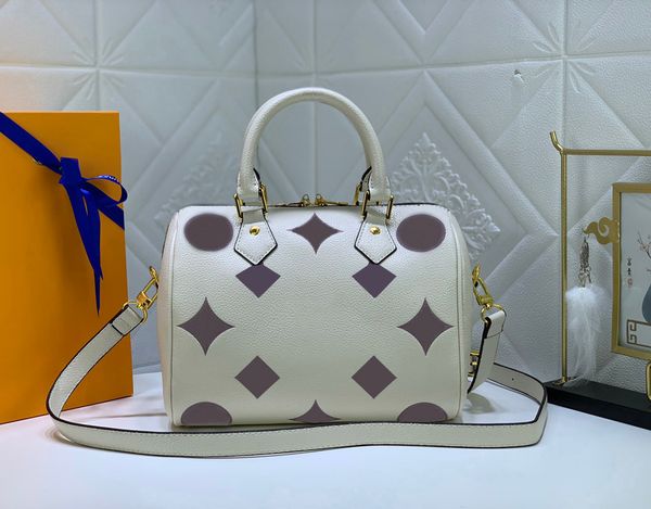 

fashion designers women handbags shoulder bags luxurys lady crossbody highs quality classic flower letter leather messenger purses chains ma