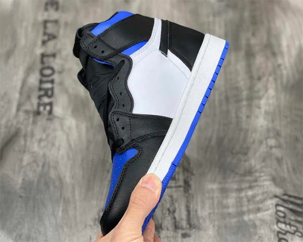 

basketball shoes 2023 jumpman 1 high og bred toebasketball shoes women sneakers game royal black blue white men sports with box jumpman 1s