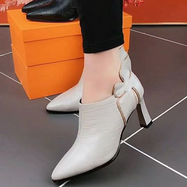 

sandals deep mouth solid color single shoes spring and autumn thick heel fashion allmatch pointed side zipper leather shoes 230324, Black