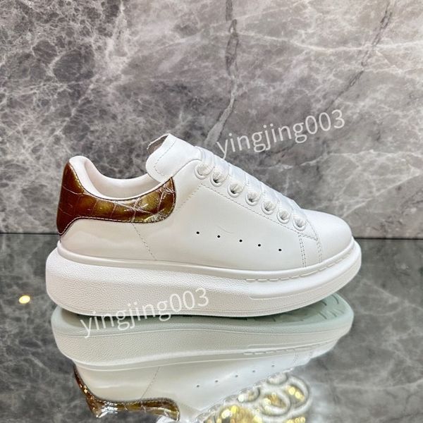 

2023 new luxury boots designer shoes low sneakers man woman outdoor platform casual shoe couples, Black