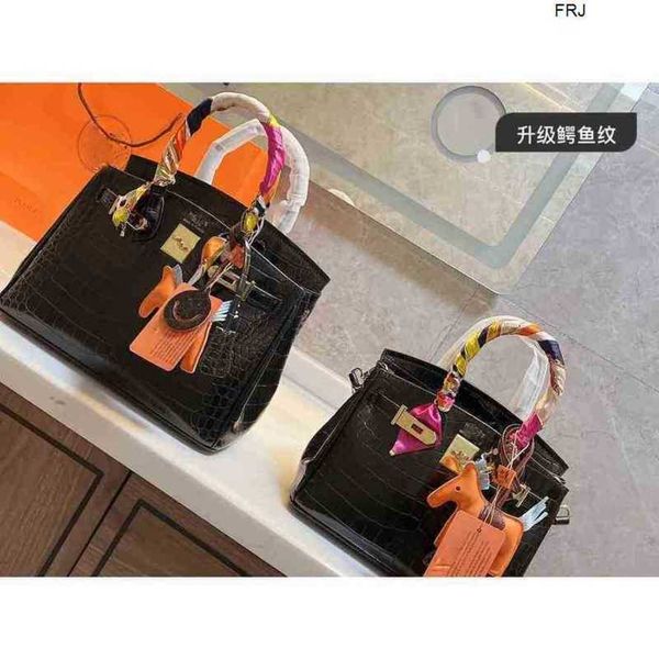 

designer birkin bags herms handbags luxury womens fashion niche portable red messenger bag have logo frj