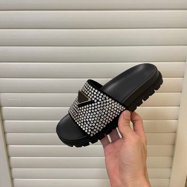 

2023 r luxury women flats slippers pool slides sandal fashion summer ladies diamond studded upper slipper woman triangle logo rubber platfor, Black