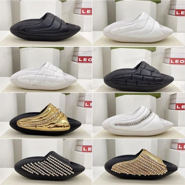 

2023 new fashion designer men women space slippers beach sandals pearl womens loafers soft dough microfiber cowhide quilted leather b-it mul, Black