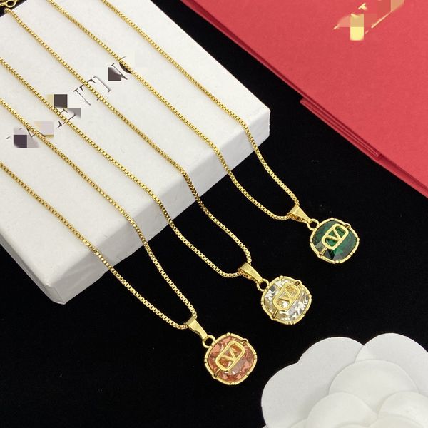 

New style necklace designer for women stud luxury gold heart shape pearl crystal gold double V letter jewelry necklace-A4