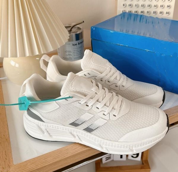 

breathable men sneaker shoes white black low cut lace-up casual outdoor lightweight non-slip male sports trainers 40-44