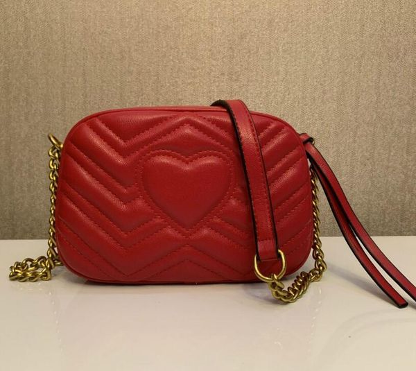 

classic luxurys women chain crossbody bags designers heart v wave pattern shoulder bags messenger bags chain tote purse