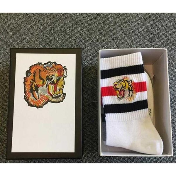 

4 pairs box cotton sports socks men tiger patter style stylish knitted famous style mens funny socks white black grey winter women2966