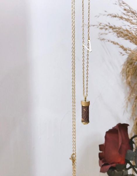 

classic perfume bottle pendant necklace luxury jewelry accessories seasonal fashion designer style delicate elegant good looking w8315383, Silver