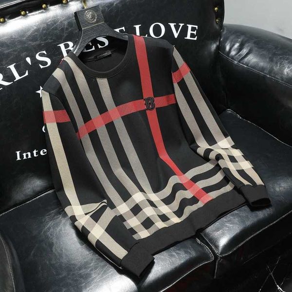 

designer luxury brand burbrys hangzhou menswear men's embroidery round neck sweater bottom black sofa image
