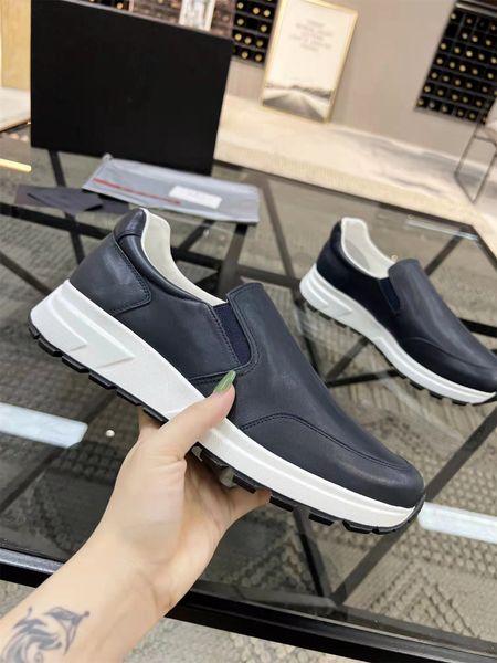 

23s/s luxury slip-on men sneaker shoes genuine leather trainers black white soft calf light sole skateboard walking with box eu38-46