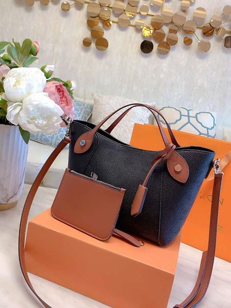 

new genuine leather handbag 2020 carry shoulder bucket bags women woman inclined across the bag purses girls totes a designer shoulder bag