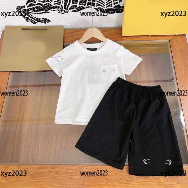 

2023 baby clothes cute print kids designer t shirt child suit 2-piece set polo shirt and heart star graphic shorts size 110-160 cm mar20, White
