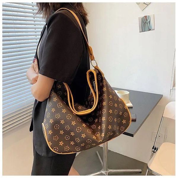 

2023 totes shoulder bags fashion bags crossbody handbags womens purses shopping bag, Red;black
