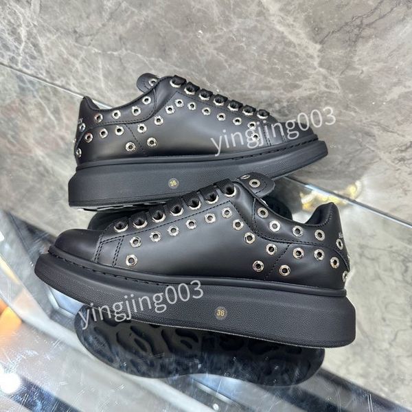 

2023 new r running shoes women men luxury lace-up sports shoe casual trainers classic sneaker woman trainer lace-up print sneaker leisure, Black