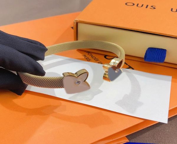 

new style bracelets women bangle luxury designer letter jewelry 18k gold plated stainless steel wedding lovers gift bangles wholes7025973, Black